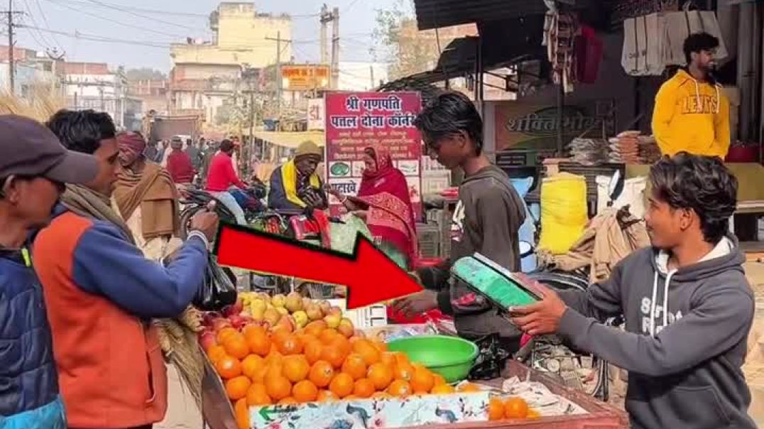 ⁣Big bajar mein Saman chori