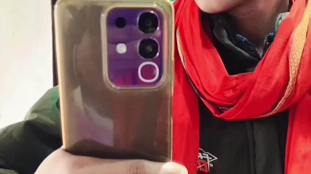 ⁣Tujhe Na dekhun to chain mujhe aata nahin hai