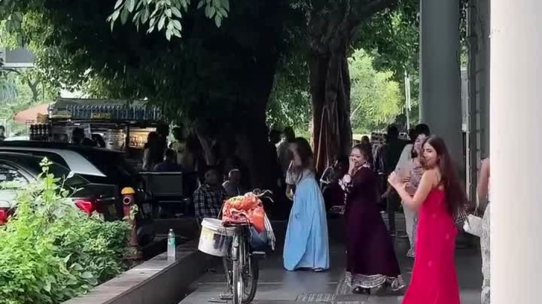 ⁣balloon Prank 🤣🤣