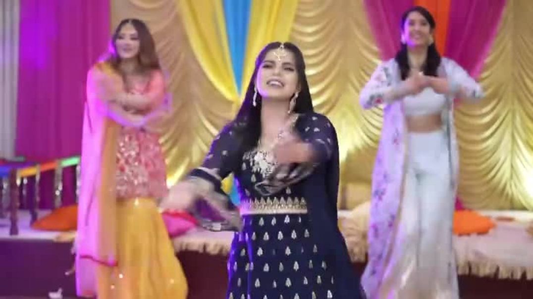 ⁣Dua khan su couple videos