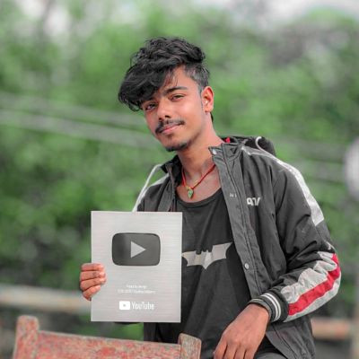 104637592794585815413 