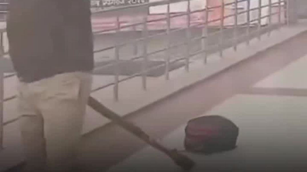 ⁣Bomb  threat triggered panic at Mau railway station after an alert was received on the Gorakhpur–Lok