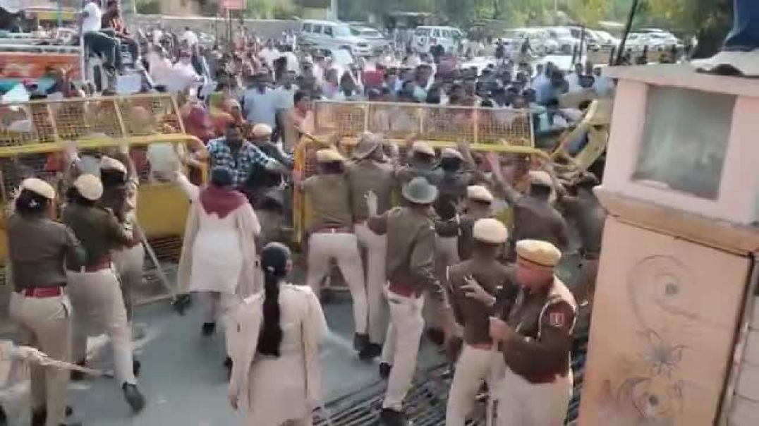 ⁣जालोर में पुलिस व प्रदर्शनकारी आमने-सामने।