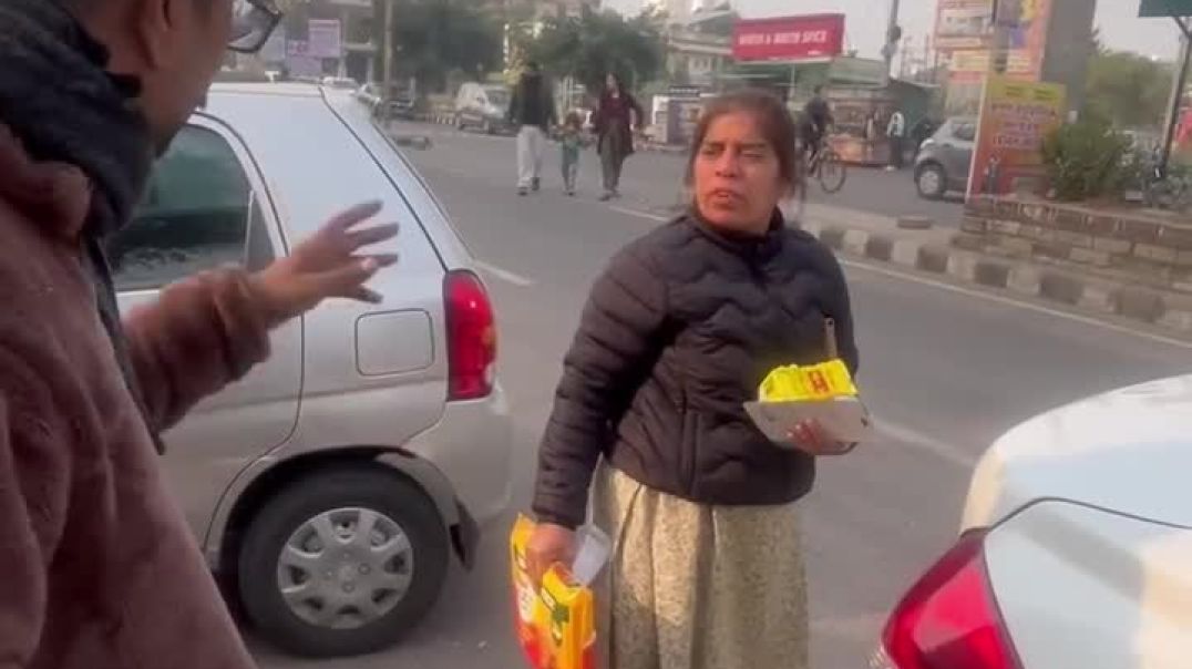 ⁣सरकारी संपत्ति का दुरुपयोग करते अधिकारी को क्यों भागना पड़ा