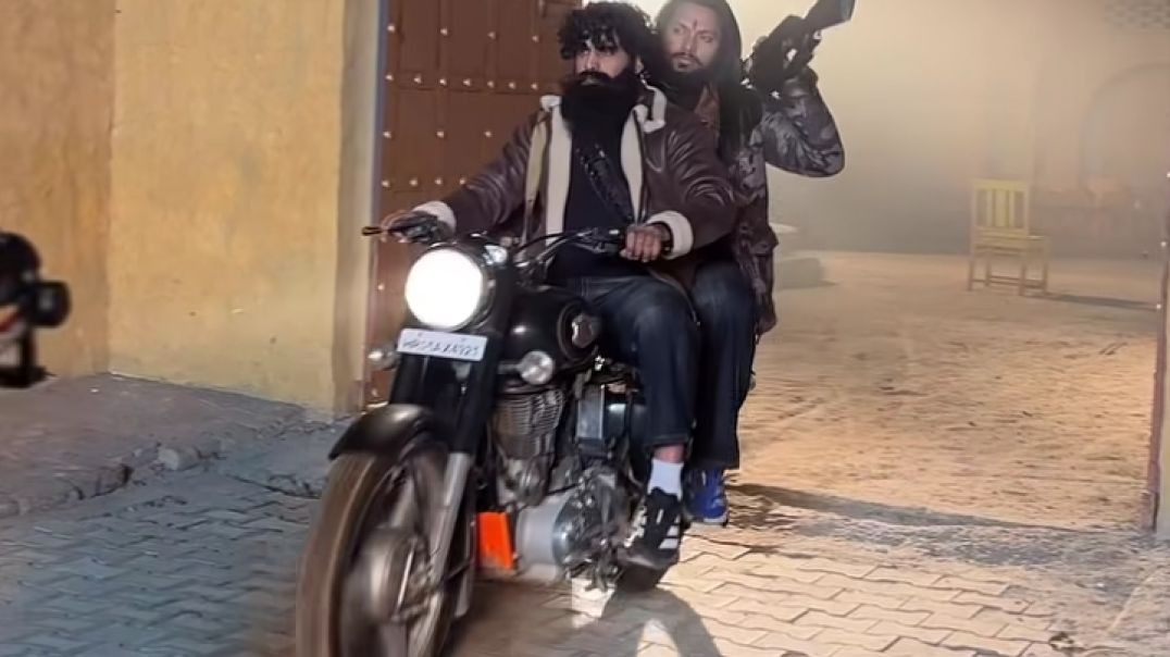 ⁣ऐ दोस्त अब क्या लिखूँ तेरी तारीफ़ में बड़ा खास हैं तू मेरी ज़िंदगी में अब मेरी ज़िंदगी ही तू है मेरे