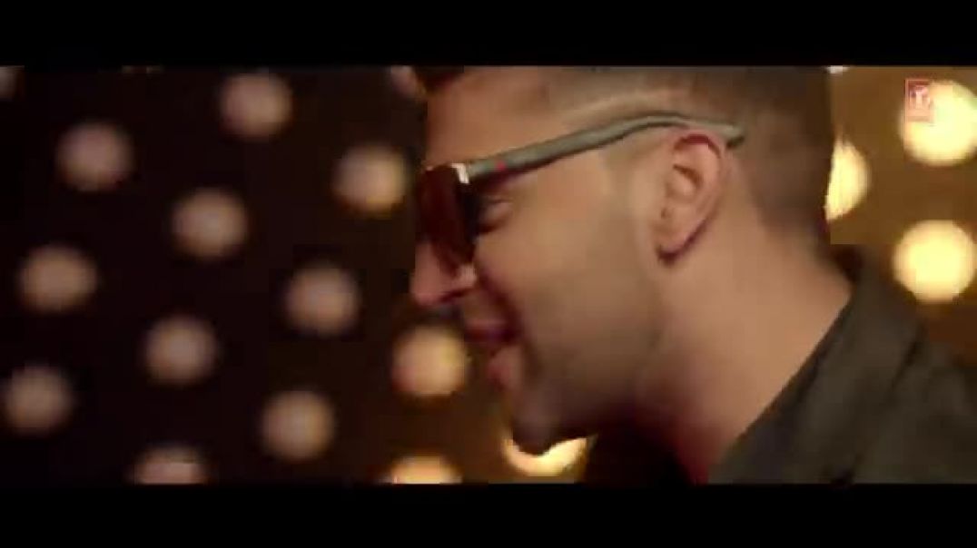 ⁣Patola_Video_Song___Blackmail___Irrfan_Khan___Kirti_Kulhari___Guru_Randhawa(360p)