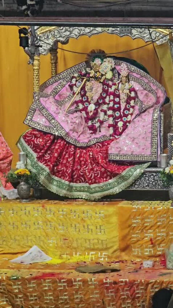 राधारानी जी की सुबह की आरती और दर्शन करो