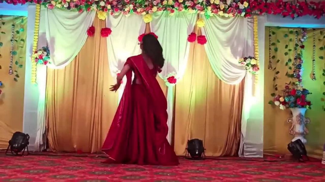 ⁣Chikni Chameli Dance