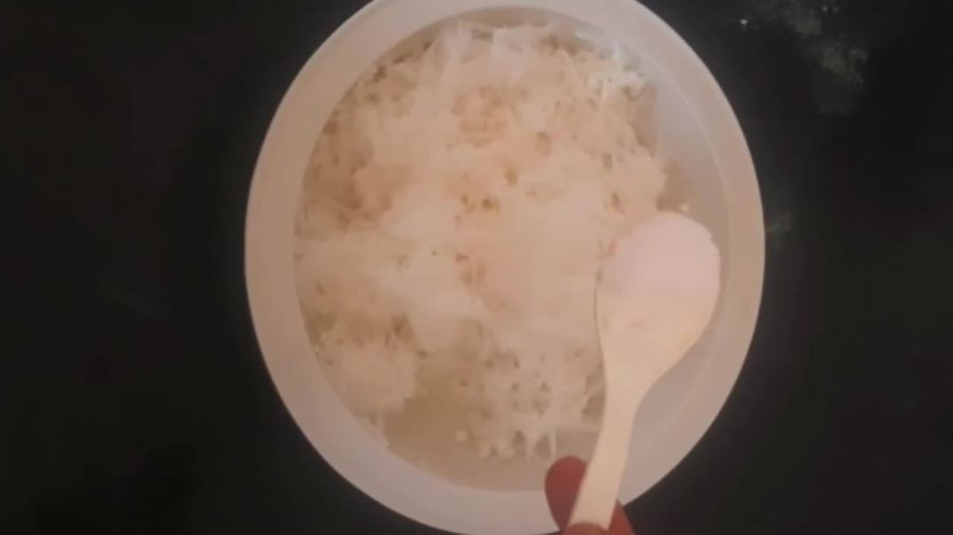 ⁣मूली_के_तीखे_चटपटे_पराठे_आसान_तरीके_से_।_Paratha_Recipe_#cooking_#trirending_#paratha_#viralvideo_#myrecipes(720p)