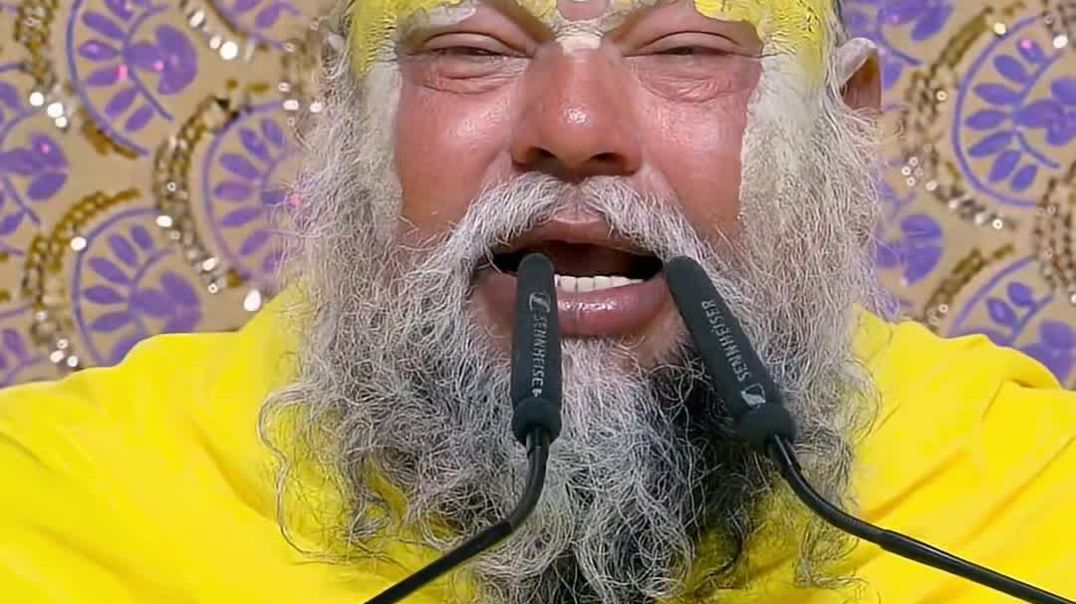 ⁣राम नाम जपने पर भी धन क्यों नहीं आया? #premanandjimaharaj #bhajanmarg