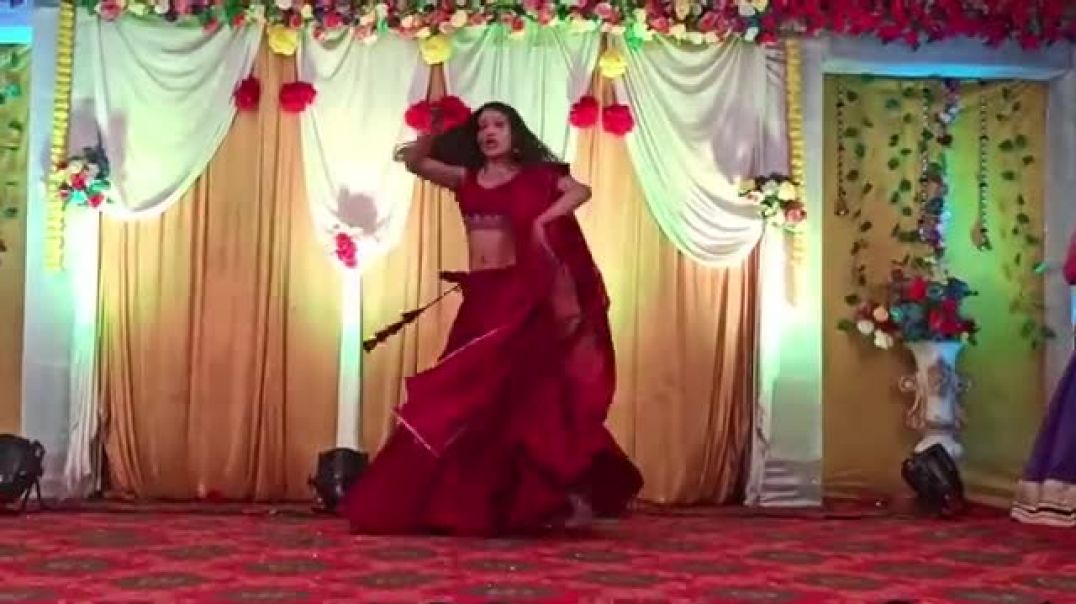 ⁣MANWA LAAGE CHOREOGRAPHY __ DANCE AT SANGEET FUNCTION __ RINISHA TIWARI