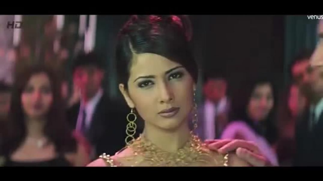 Aankh_Hai_Bhari_Bhari___4K_Video___Tum_Se_Achcha_Kaun_Hai___Nakul_Kapoor,_Kim_Sharma___Kumar_Sanu(36