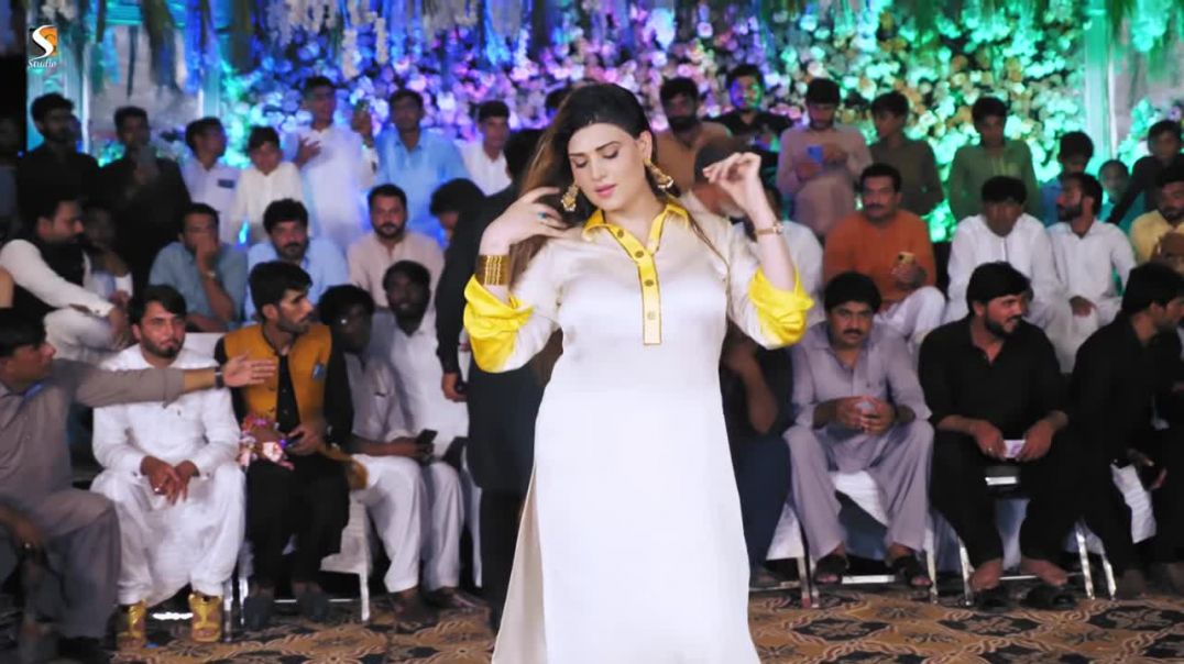 ⁣Dil Phir Bhi Tumhe Dete Hain Kya Yaad Karoge_ Urwa Khan Bollywood Song Dance