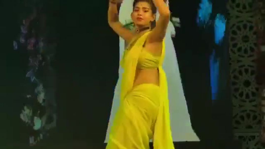 ⁣Sham Hai Dhua Dhua Song Dance