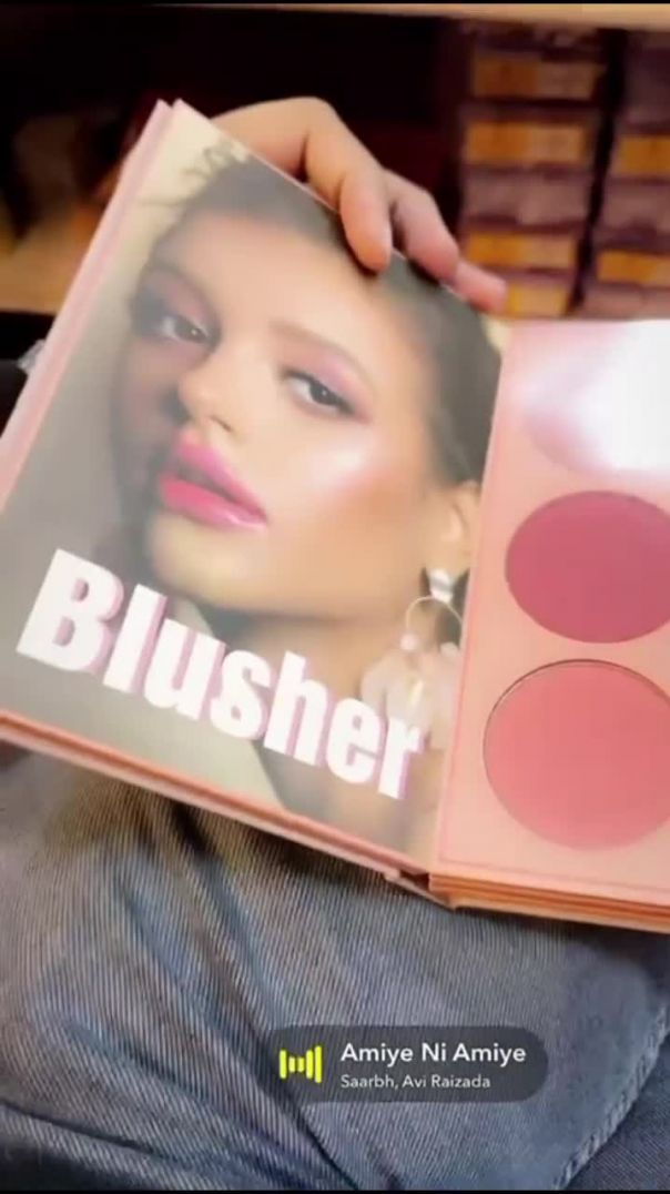 Artificial jewellery