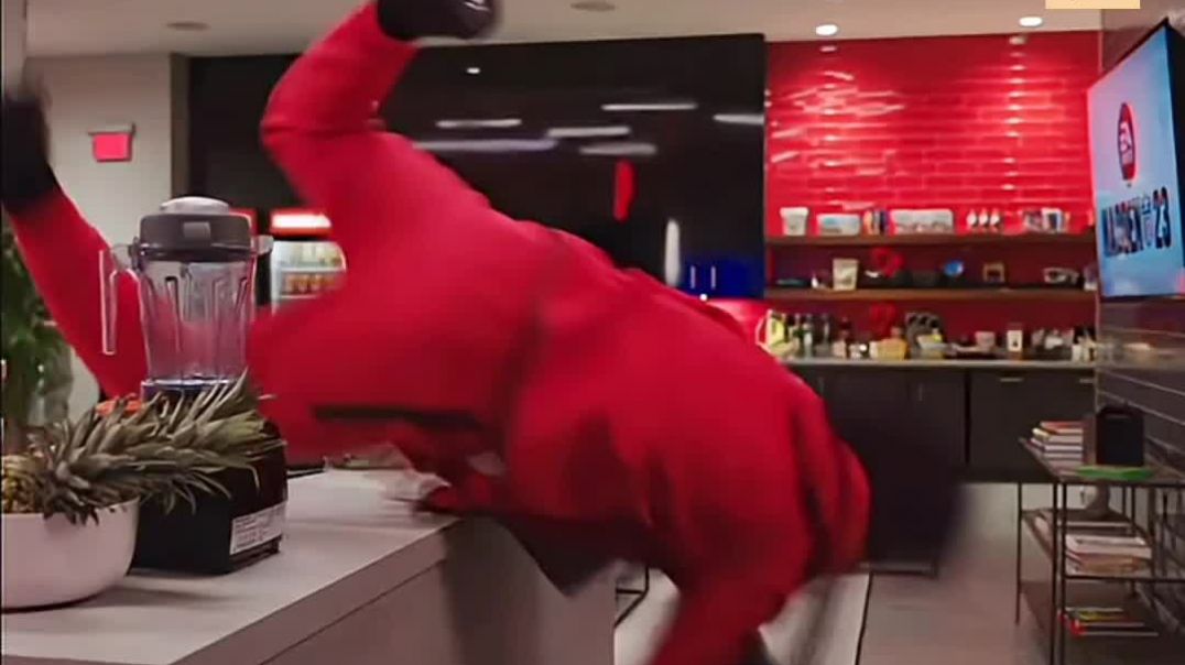 ⁣पिता खेल के जरिए शहर के स्टार बन गए।