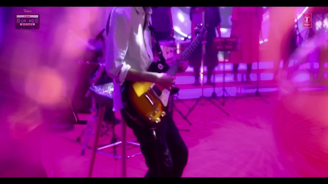 ⁣Ambarsariya_Suit_Song___T-Series_Mixtape___Kanika_Kapoor,_Guru_Randhawa___Bhushan_Kumar(1080p)