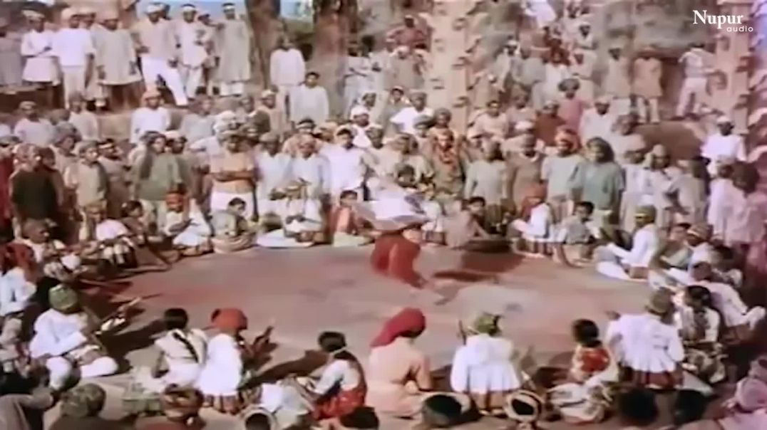 ⁣Holi Aayi Re Kanhai _ होली आई रे कन्हाई _ Mother India _ Lata Mangeshkar_ Shamshad Begum _ Holi Song