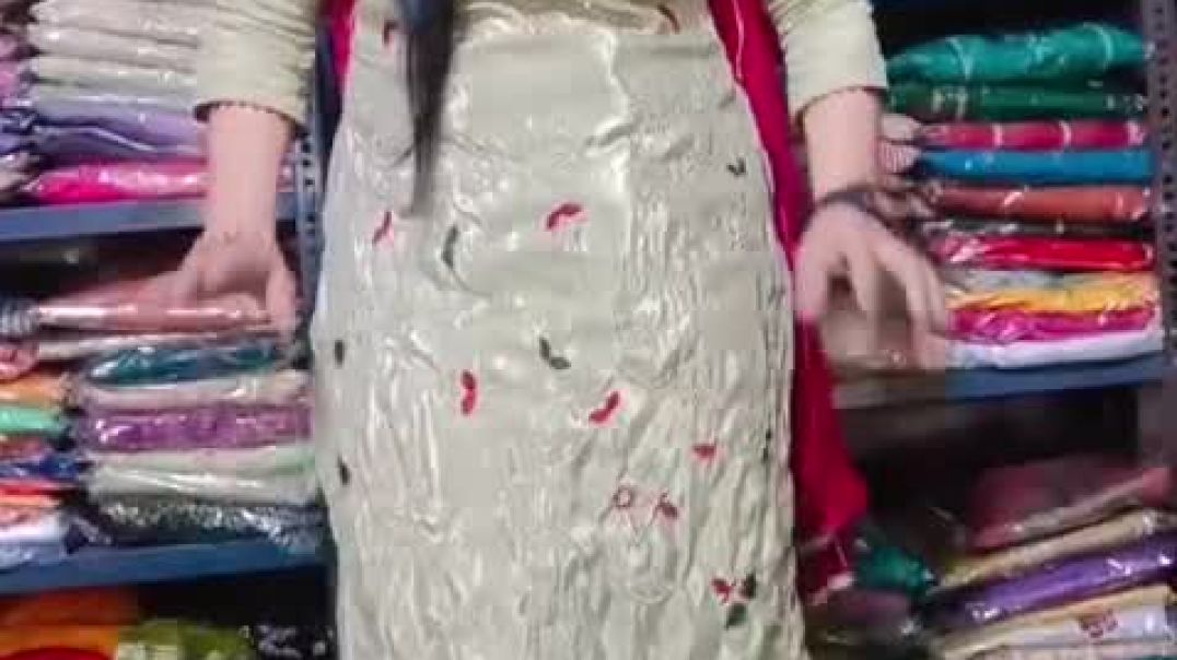 ⁣Trending suit and jutti