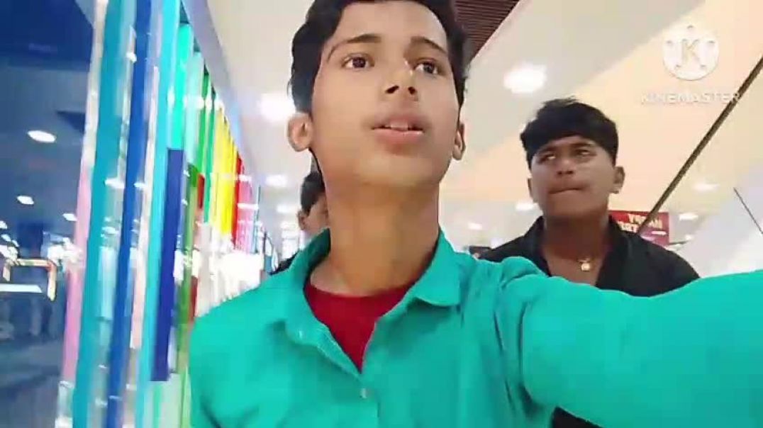 ⁣Girls reaction video