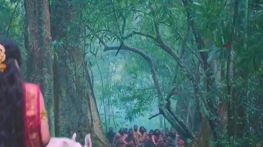 ⁣जंगलों में हिरोइन को देख किया हमला best movie seen south indian movies