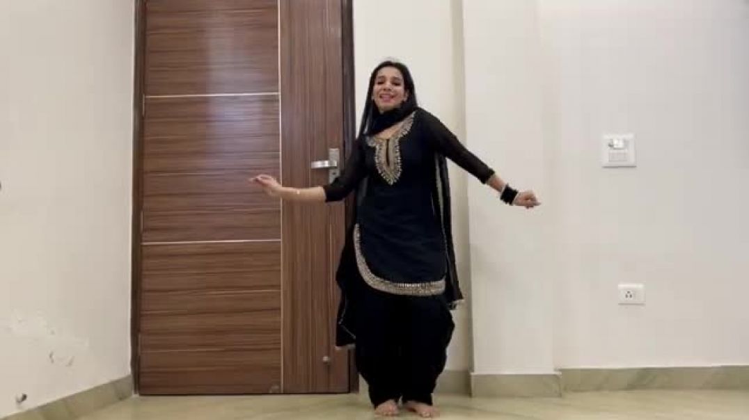 तेरा_मेरा_मेल_कदे_होना_नहीं____Aadat_Tu_Meri_♥️____Viral_Punjabi_Song____Dance_Cover_By_Ishani_Rocks