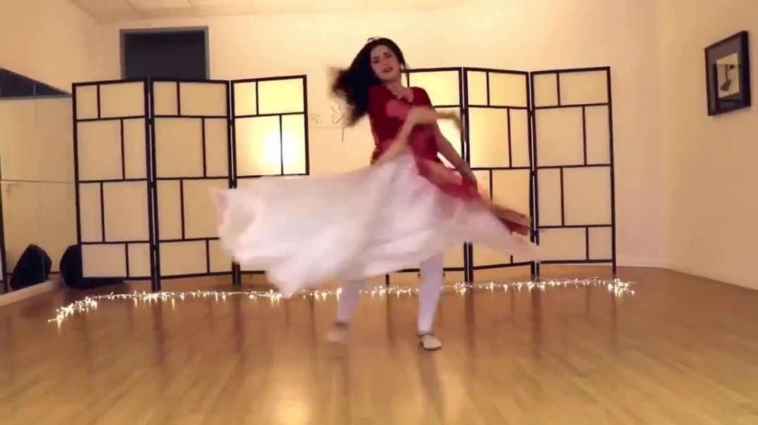 ⁣Sawan Mein Lag Gayi Aag Song Dance