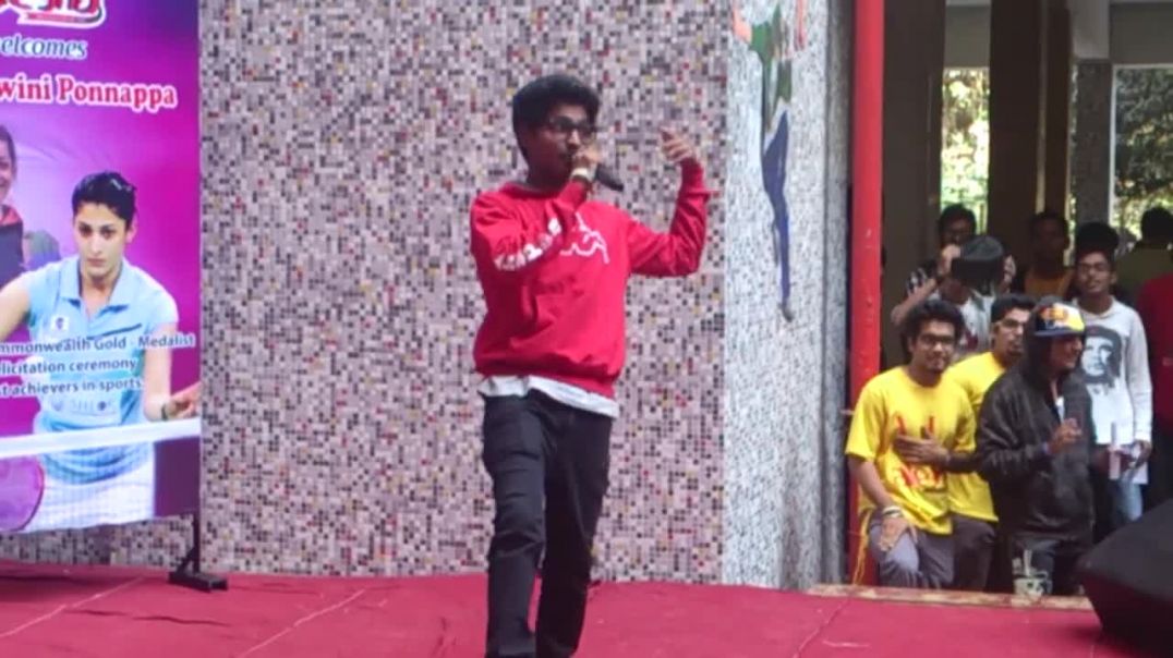 ⁣EMIWAY_-_LIVE_PERFORMANCES(720p)