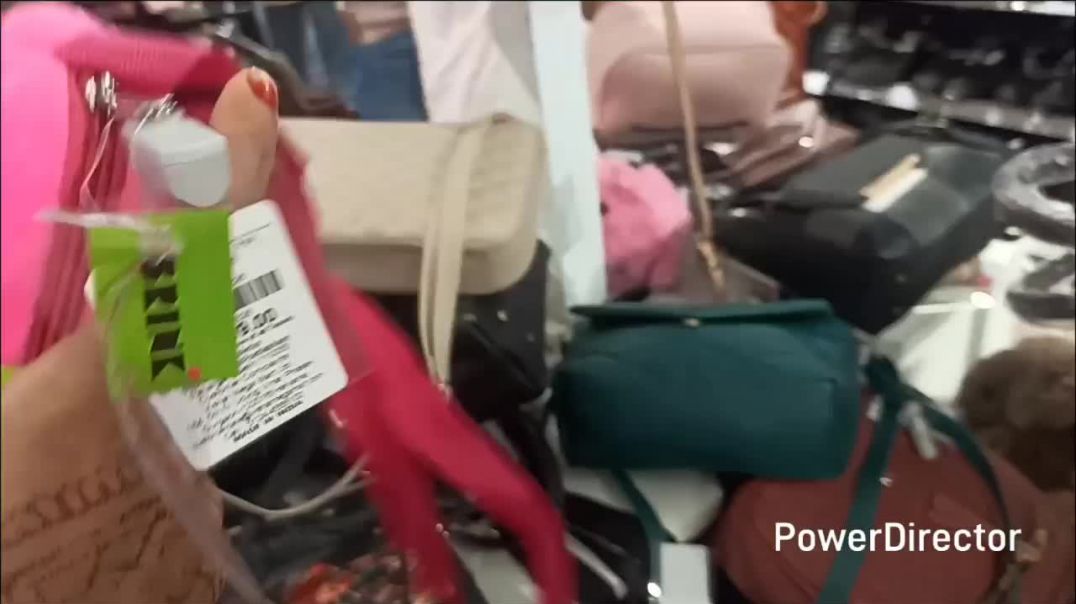 ⁣Vishal mega Mart video Holi Shopping