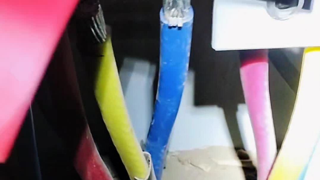 ⁣Cable out of breaker