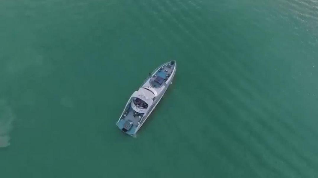 ⁣Rihanna-Bad-For-You-ft-Drake-Kendrick-La_10