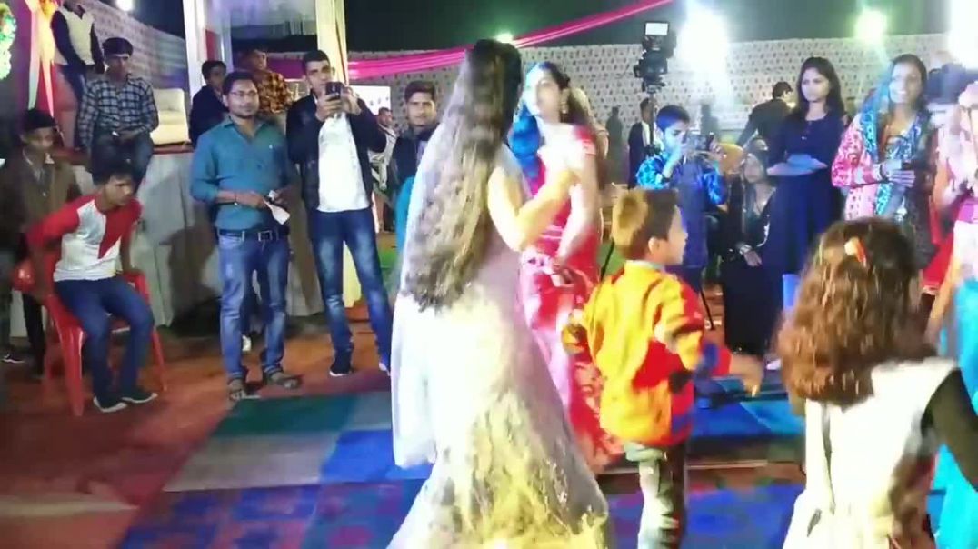⁣Funny Wedding Dance