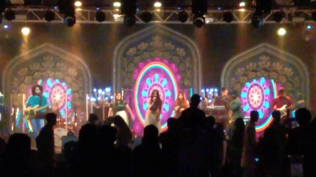 ⁣#ʀᴀᴅʜᴇʀᴀᴅʜᴇ 🦚🧿❤️✨ #lifeisbutadream Dhawani Bhanushali In Palladium Hotel Mumbai Concept