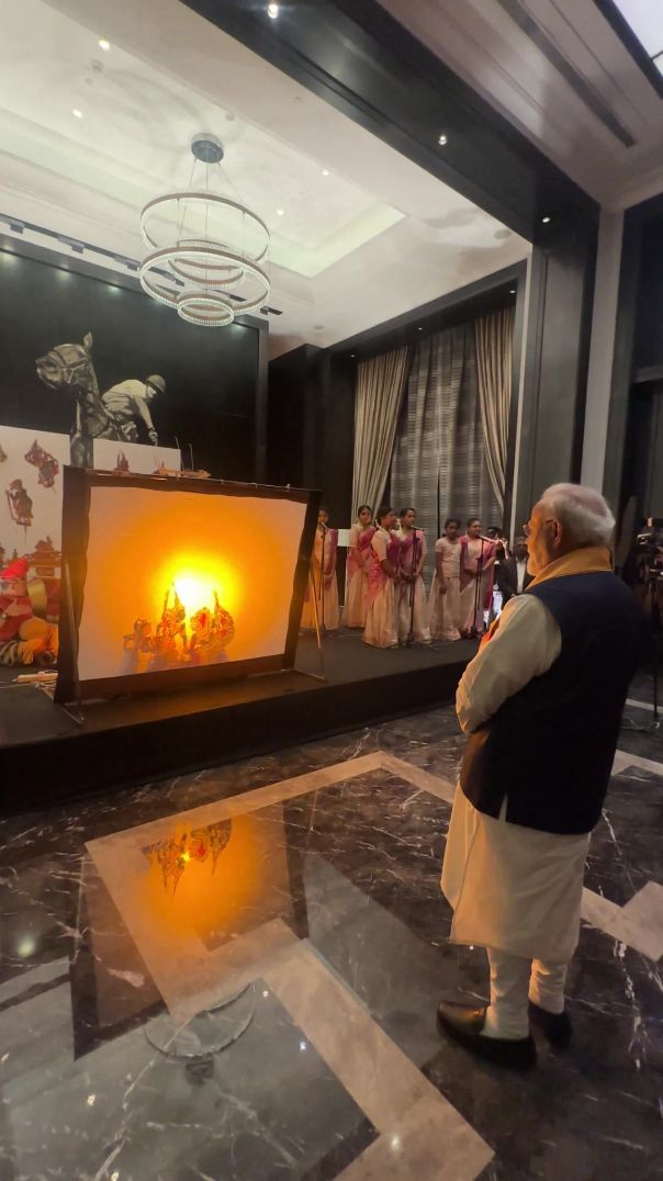 Narendra Modi Morning Aarti Time.