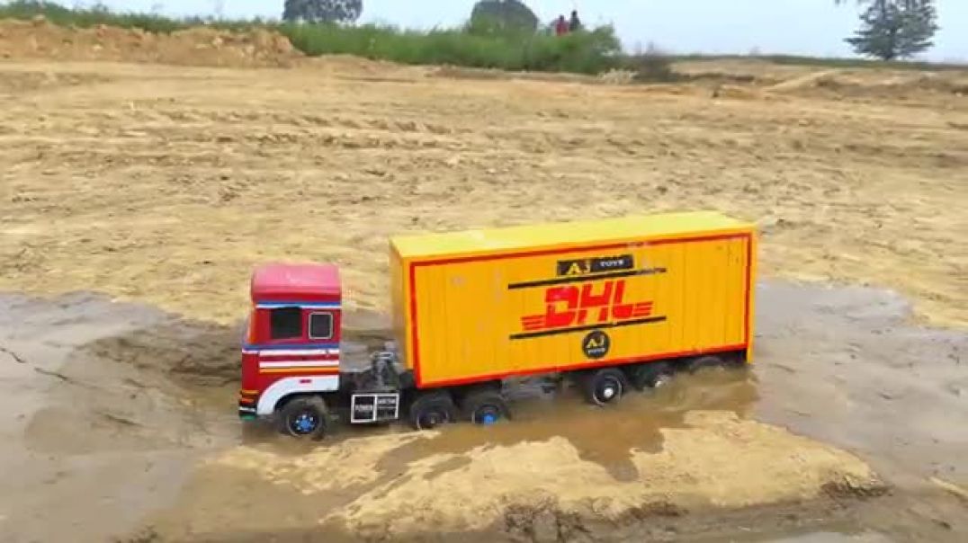BharatBenz_Dumper_Truck_Tractor_Trolley_Pickup_Muddy_Accident_Pulling_Out_Jcb_3dx_Tractor___AJ_TOYS(