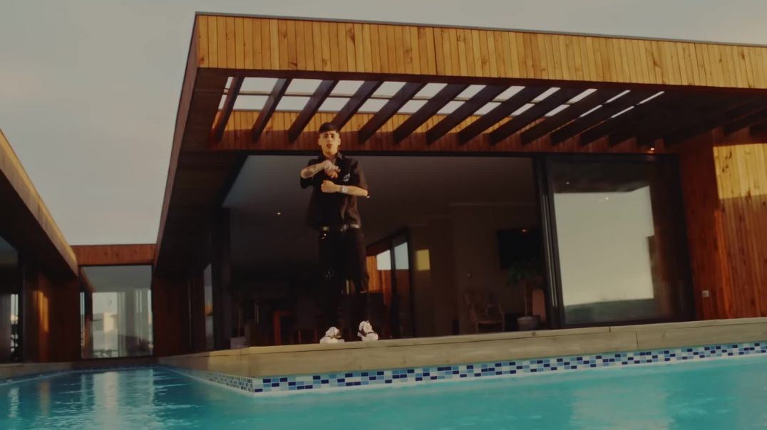 ⁣FloyyMenor, Cris MJ - Gata Only