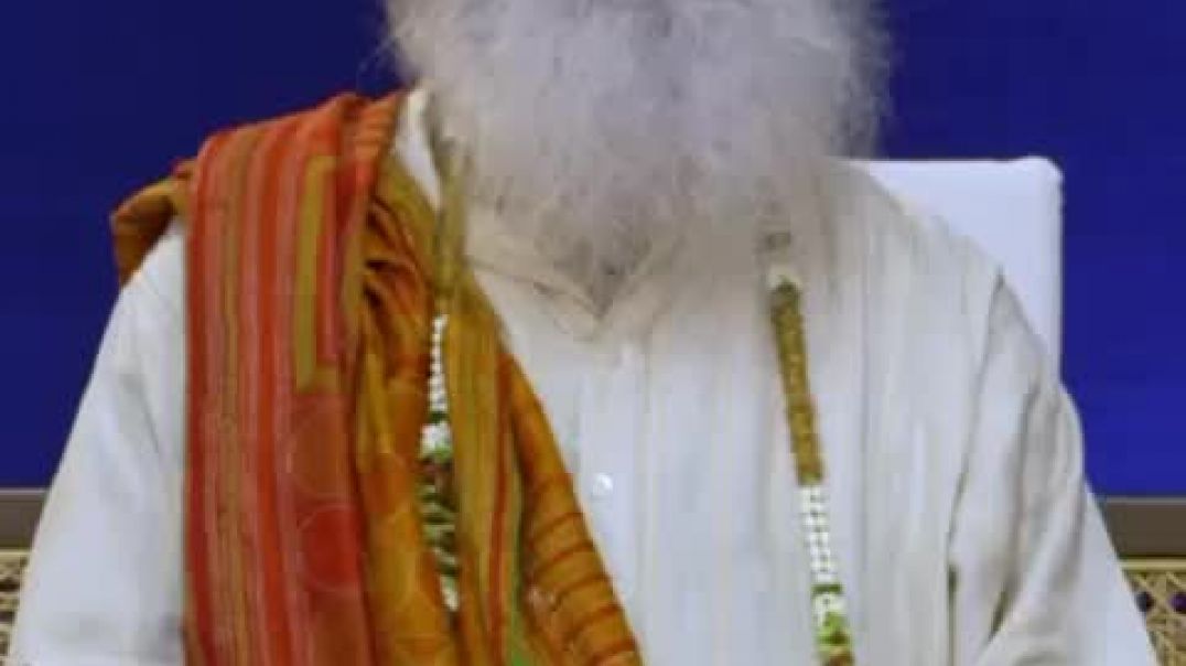 ⁣The story of Kannappa Nayanar, who, in his childlike devotion, offered his own eyes to Shiva