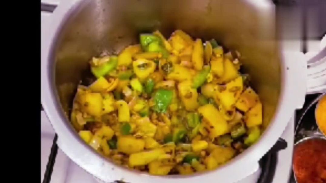 ⁣YouTube Video Minto Mix Vegetable khichdi recipe__2 मिनट में बनाएं मिक्स वेजिटेबल वाली खिचड़ी