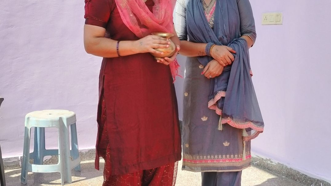 ⁣पड़ोसी औरतो ने मिलकर किया नाच गाना