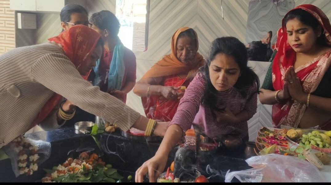 ⁣महाशिवरात्रि पर शिव मंदिर शिवभक्तों से हुए गुलजार, जलाभिषेक के लिए उमड़ा आस्था का सैलाब