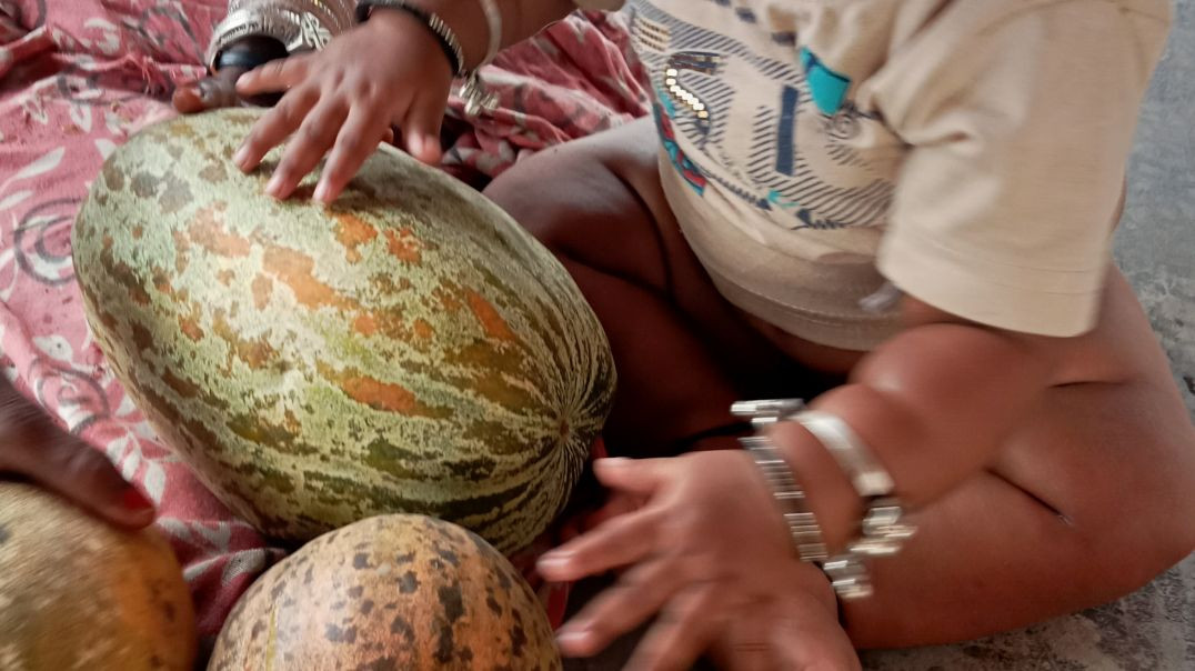 एटीट्यूट स्माल बोय