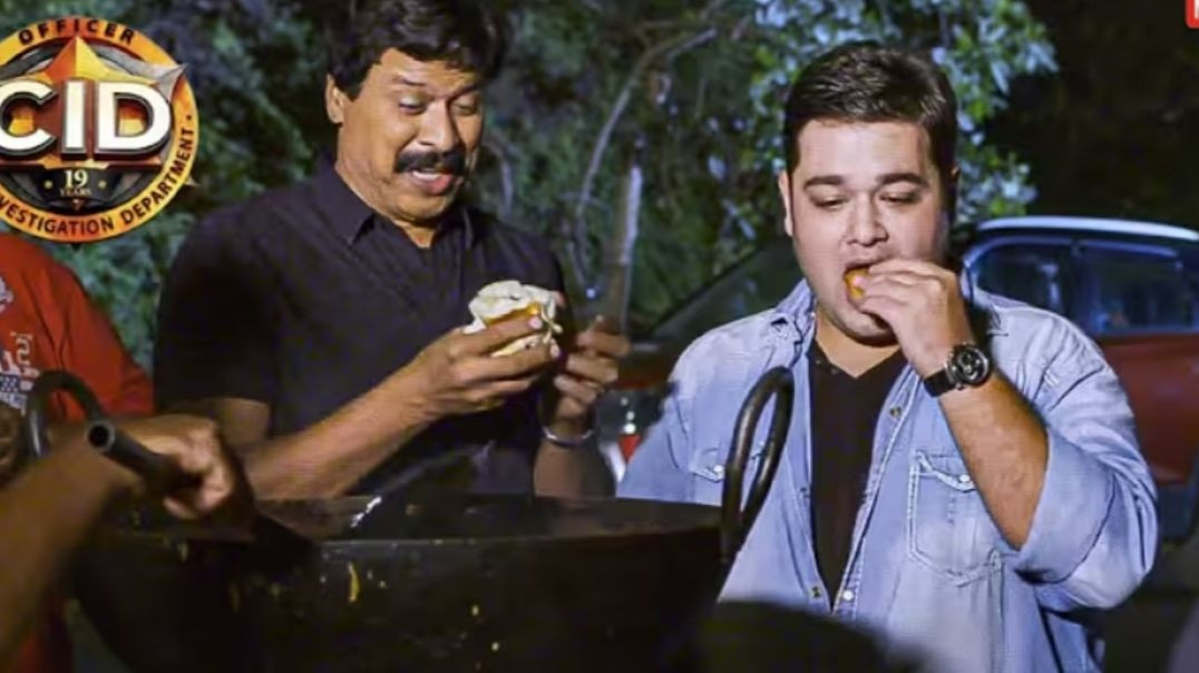 ⁣CID नाइट_ड्यूटी_छोड़कर_वड़ा_पाव_खाने_पहुँचे_Pankaj_और_Freddy_!____CID___Latest_Episode___(360p)