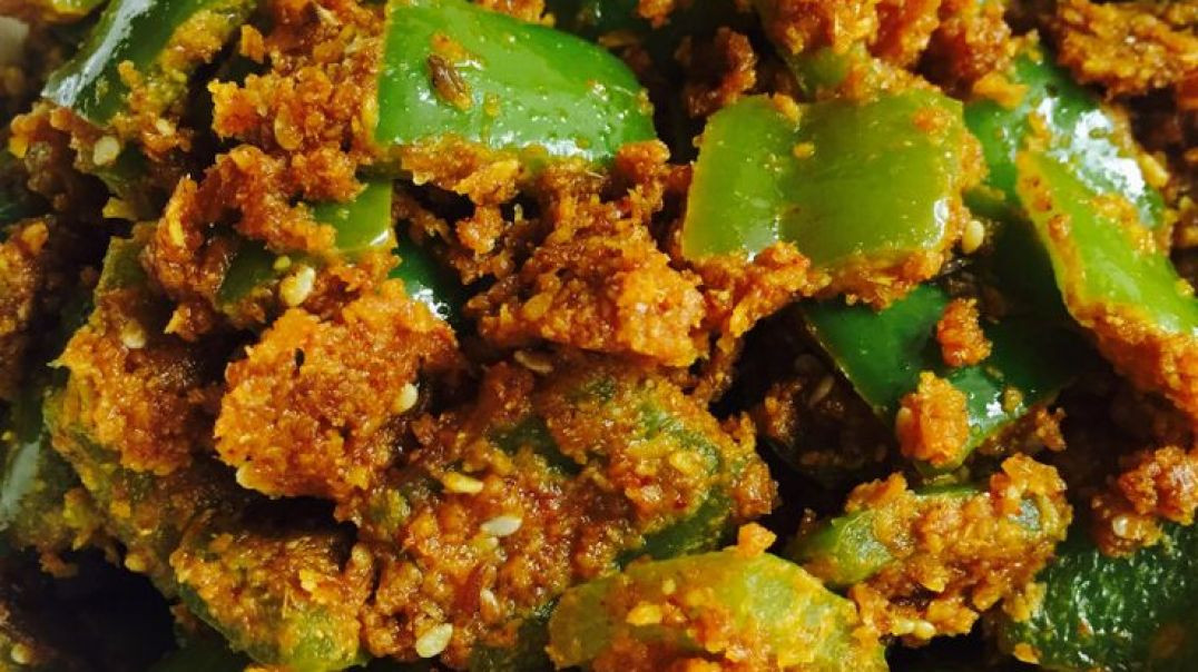 ⁣Besan ke shimala mirch recipe