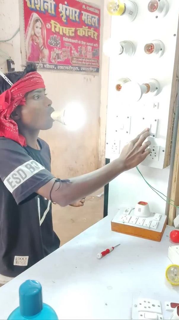 टेक्नो लॉजी है 🤣😂 #funny#comedy #trending #viral #funny #shorts #video​￼