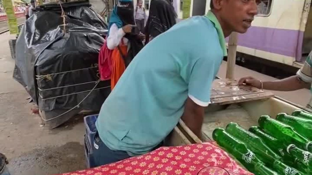 ⁣Summer Special Lemon Soda of Kolkata Railway Station