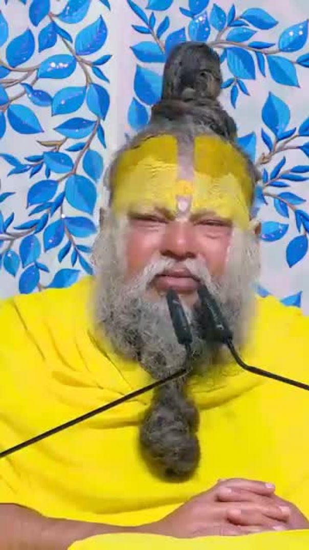 मेरे पति कोई भी काम करवाना हो तो नाम जप की शर्त रख देते हैं।#premanandjimaharaj #bhajanmarg