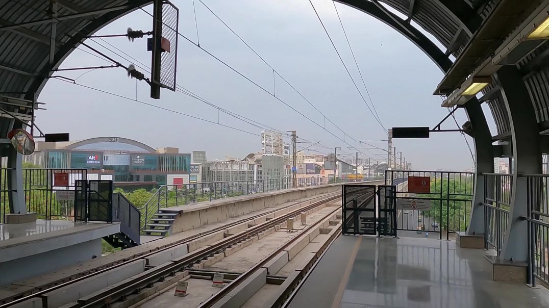 ⁣Delhi Metro Tour 2026: स्टेशन के अंदर और बाहर की दुनिया! | Walking Vlog 🇮🇳