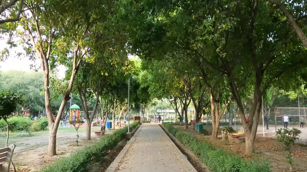 ⁣New Delhi Urban Park: शाम की सैर और दिल्ली की हलचल 🇮🇳 | India Walking Tour 4K