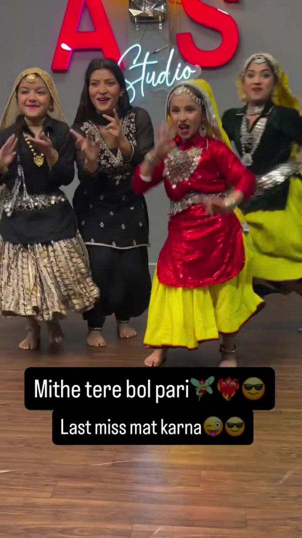 Aap_kis_kisko_jante_ho_comment_kark_btao🧐😜😎_@ashitabedi_official_@shalukirar2021_@itsnavya05__@hezal