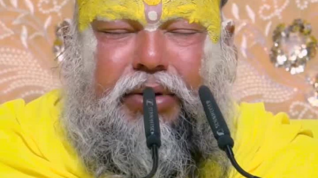 ⁣हम पूरी उम्र यहाँ-वहाँ सुख ढूँढते रहे, पर असली सुख तो प्रेमानंद जी महाराज बताया ने इन दो मिनटों में 